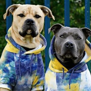 Spark Paws dog hoodie! Brand new with tags! 🐾🐾 Size L, fits up to 20 lbs.